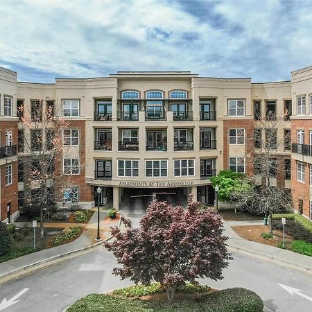 The Arboretum Apartments By Barsala Cary Exterior photo