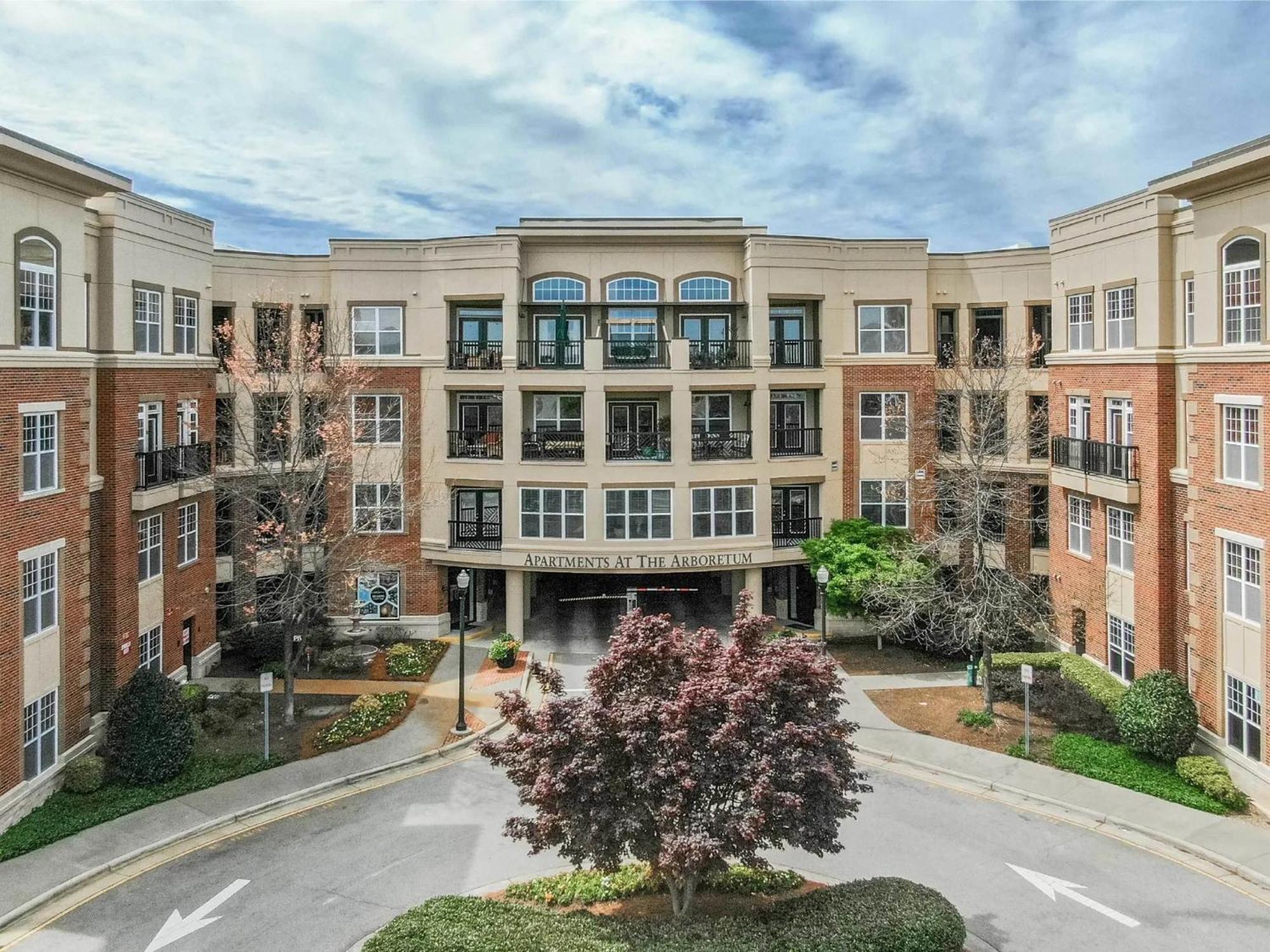 The Arboretum Apartments By Barsala Cary Exterior photo